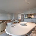 3 En-of 4 Op De Zeedijk In Logie Marie アパート
