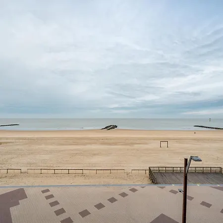 3 En-of 4 Op De Zeedijk In Logie Marie Knokke-Heist