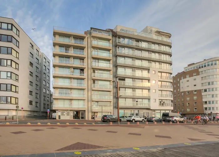 3 En-of 4 Op De Zeedijk In Logie Marie Knokke-Heist