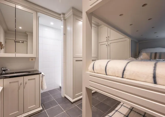 3 En-of 4 Op De Zeedijk In Logie Marie * Knokke-Heist